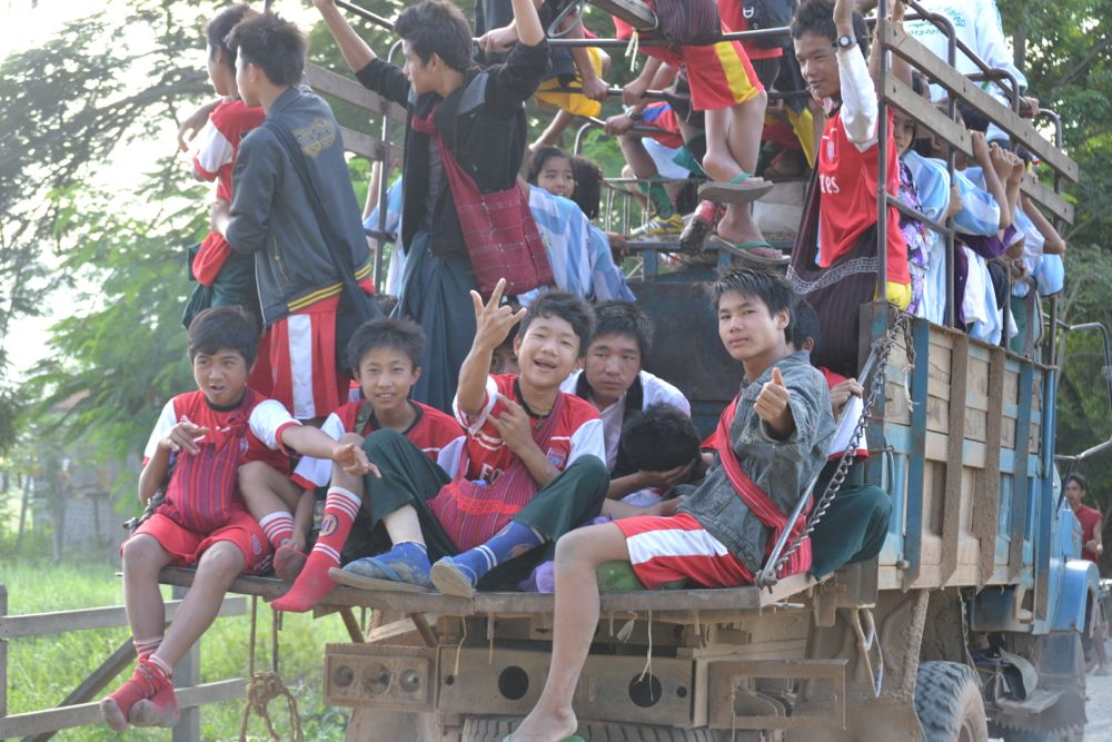 Birmania trasporti bus