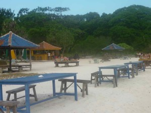 Uno dei tanti locali sulle spiagge delle isole Gili