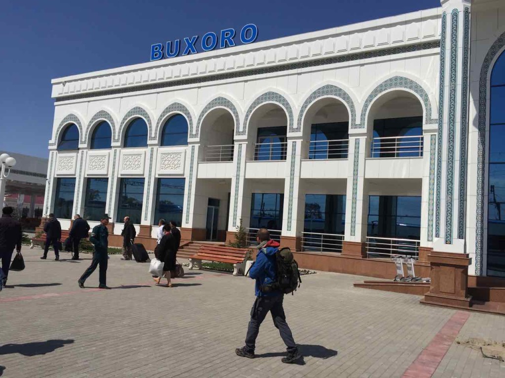 Uzbekistan in treno - La stazione di Bukhara