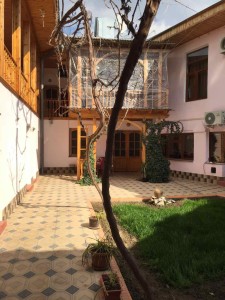 Samarcanda Guest House - Il cortile del B&B Jahongir